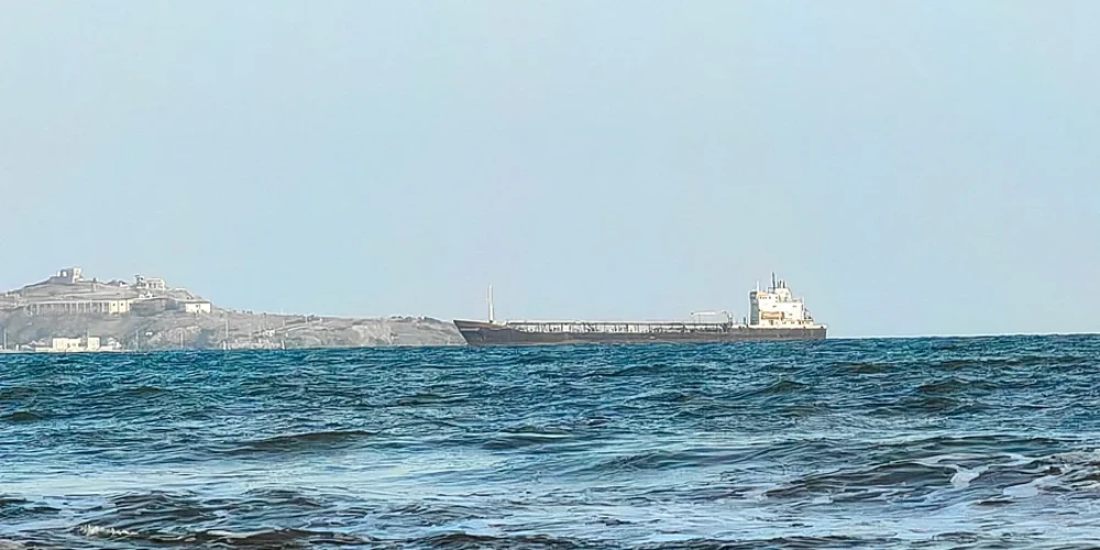 Мінний тральник Fulda та судно забезпечення Mosel ВМС Німеччини в морі