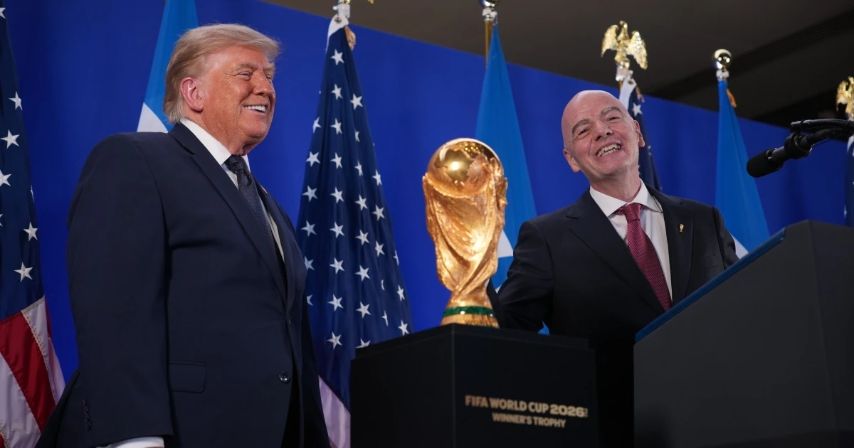 Дональд Трамп і Джанні Інфантіно під час спільного заходу, пов'язаного з Чемпіонатом світу з футболу
