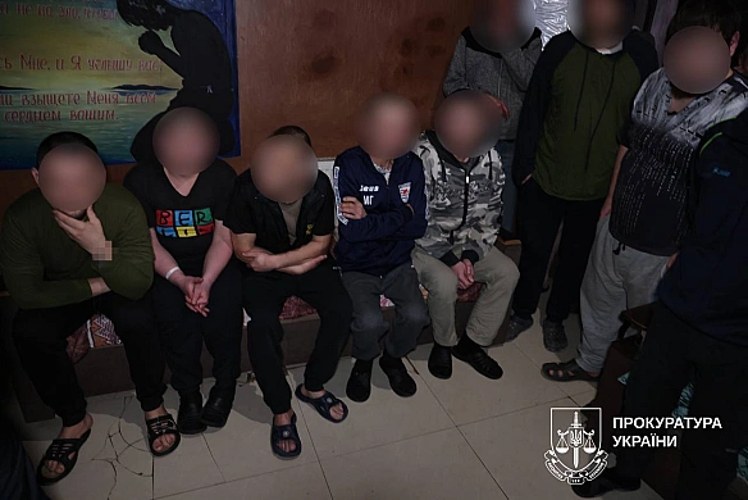 Обшук у приватному будинку, де утримували людей у псевдореабілітаційному центрі