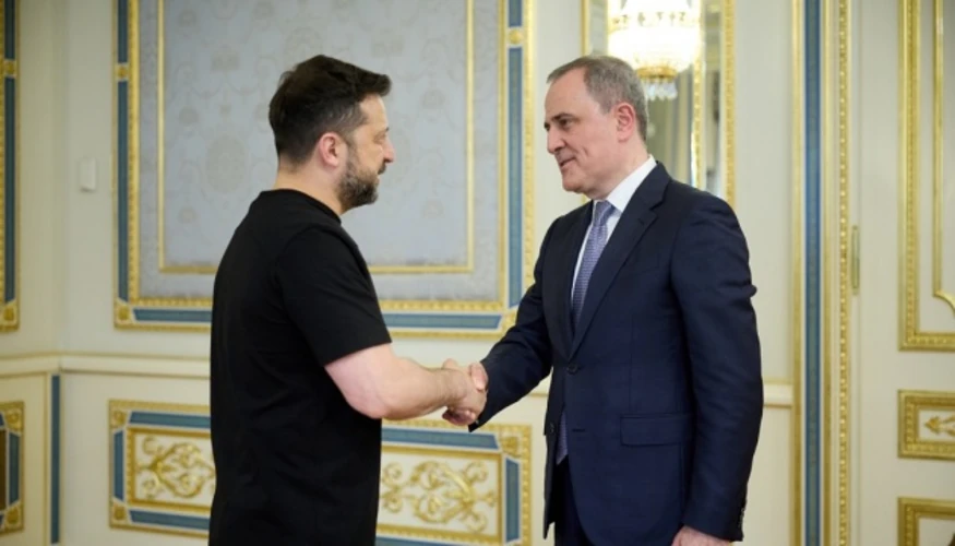 Зеленський у Києві обговорив з главою МЗС Азербайджану оборону й економіку