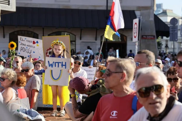 «Не будь байдужим» у Польщі: 22 міста, петиція і статистика нападів