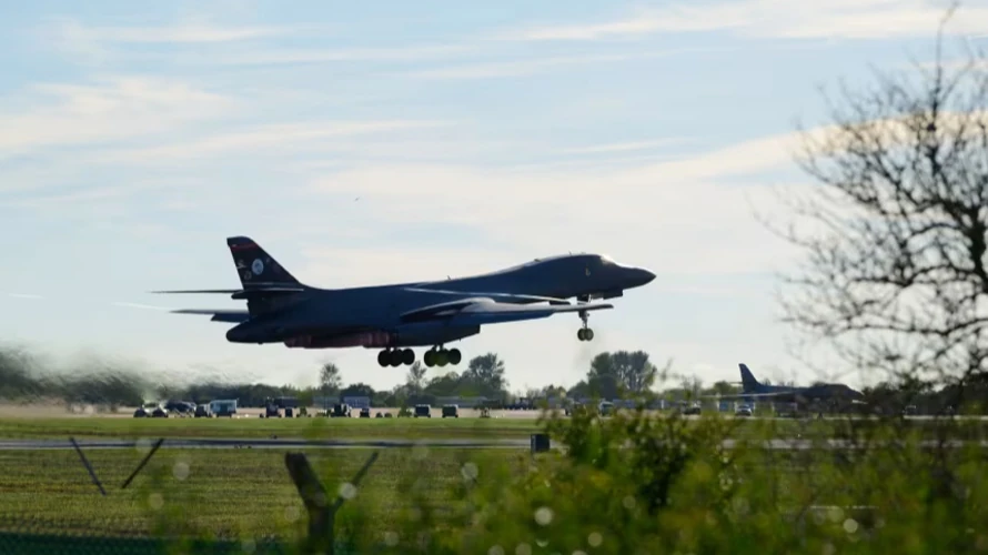 США вивели 12 бомбардувальників B-1 з британської авіабази Ферфорд через загрозу