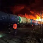 Зійшовший з рейок вантажний потяг і горіння цистерн із пальним у Свердловській області РФ